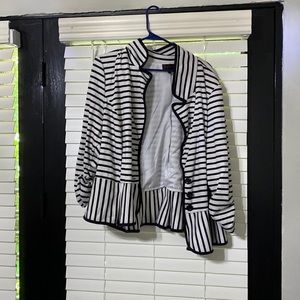 White and black mid arm 3x jacket